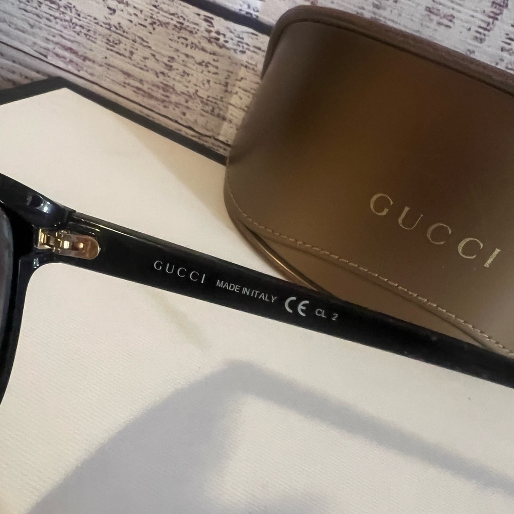 Gucci Sunglasses - Picture 6 of 6